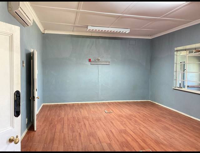 297M² OFFICE FOR SALE IN HILTON CENTRAL